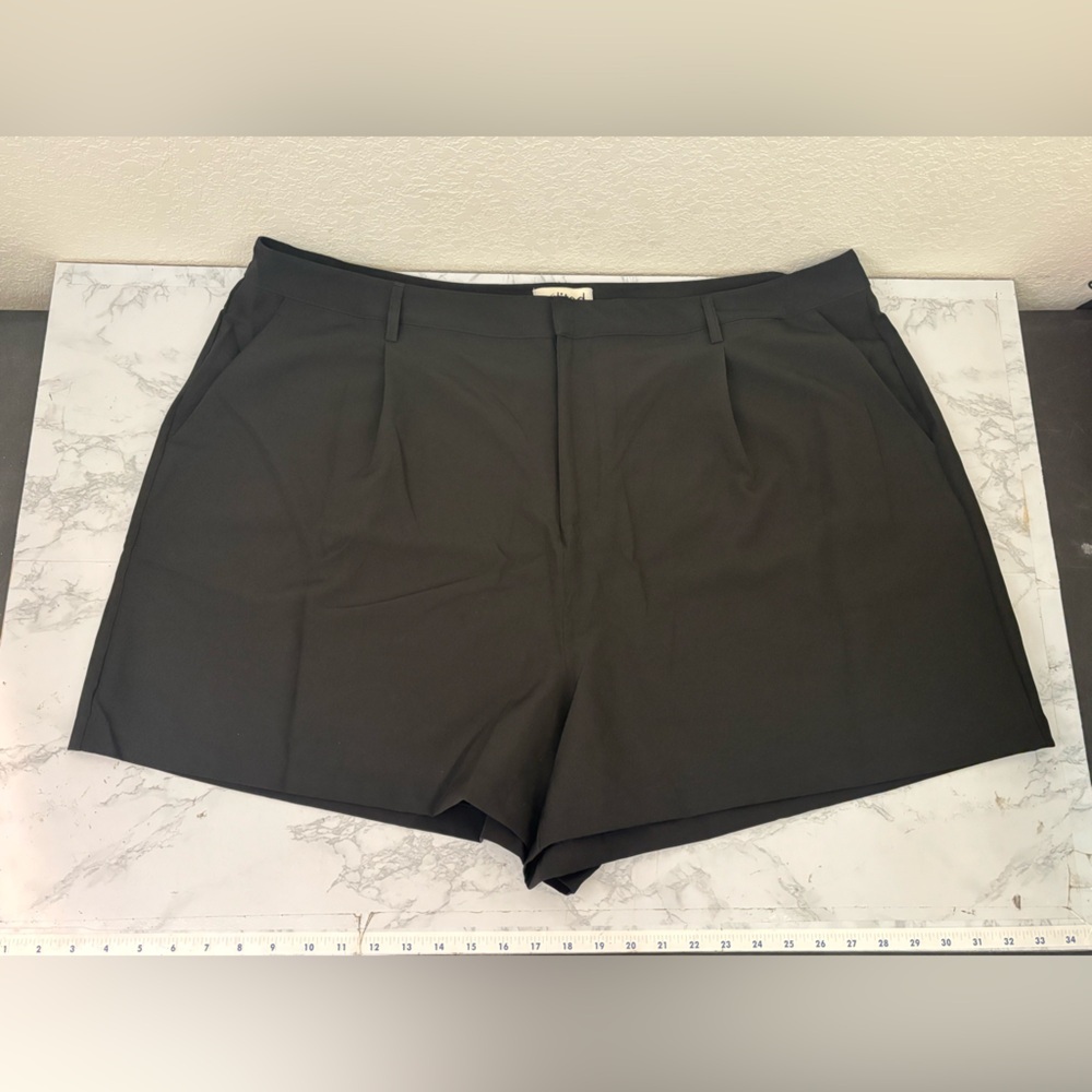 Edited by Remi Bader Women's Trouser Short Plus Size 22W Black High Rise Waist - Picture 5 of 5